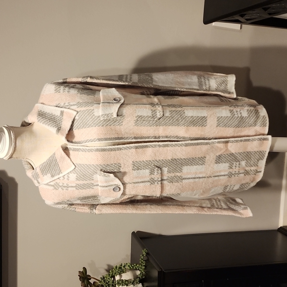 Love Ever After shacket w/ pockets cardigan style size XL pink gray white